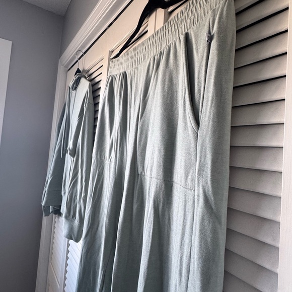 Sage green matching set - Picture 10 of 11